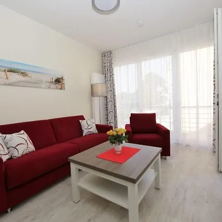 1 10 Else Marie Nyaraló *